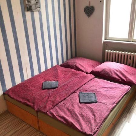 Easy Backpacker Old Town Apartment Kosice Bagian luar foto