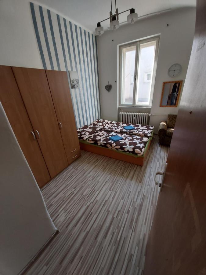 Easy Backpacker Old Town Apartment Kosice Bagian luar foto
