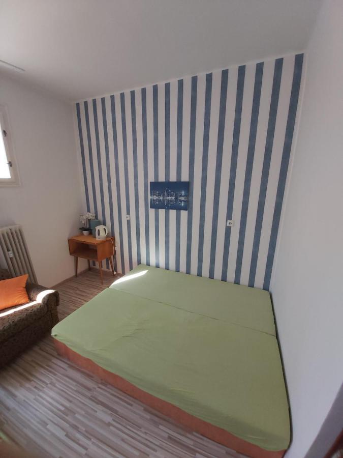 Easy Backpacker Old Town Apartment Kosice Bagian luar foto