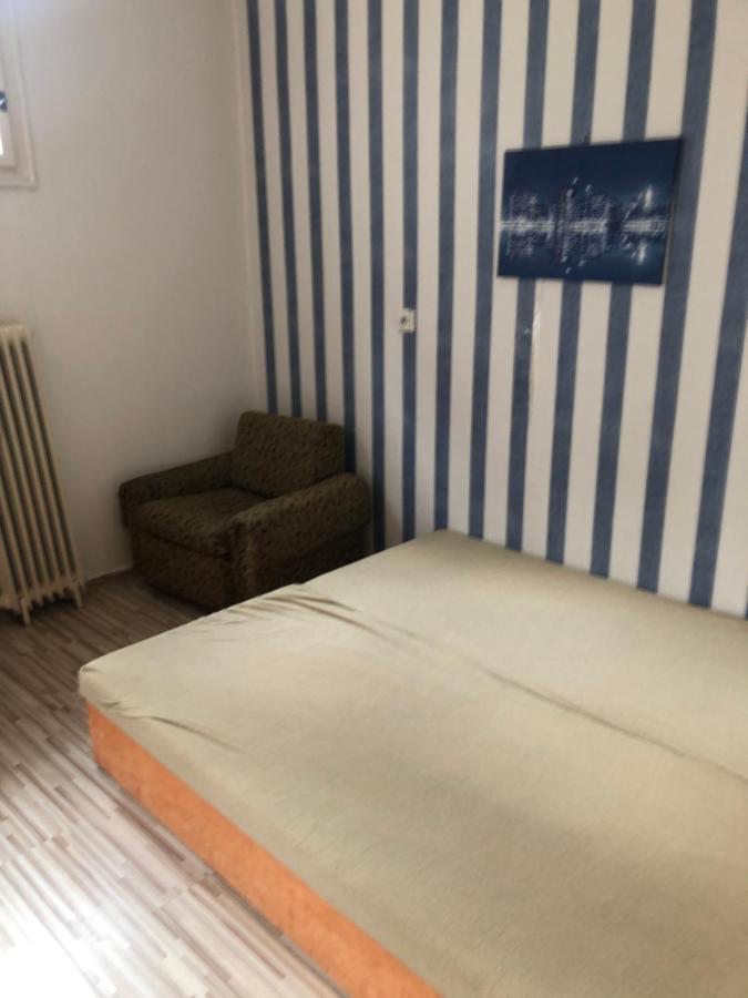 Easy Backpacker Old Town Apartment Kosice Bagian luar foto