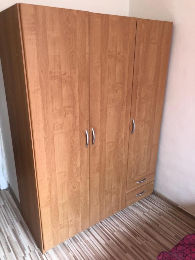 Easy Backpacker Old Town Apartment Kosice Bagian luar foto