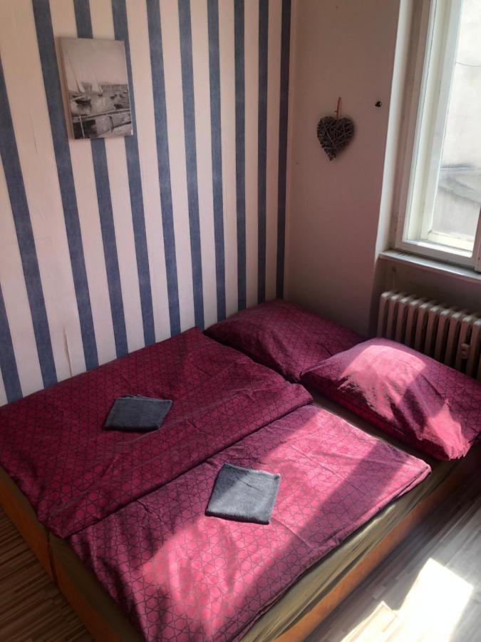 Easy Backpacker Old Town Apartment Kosice Bagian luar foto