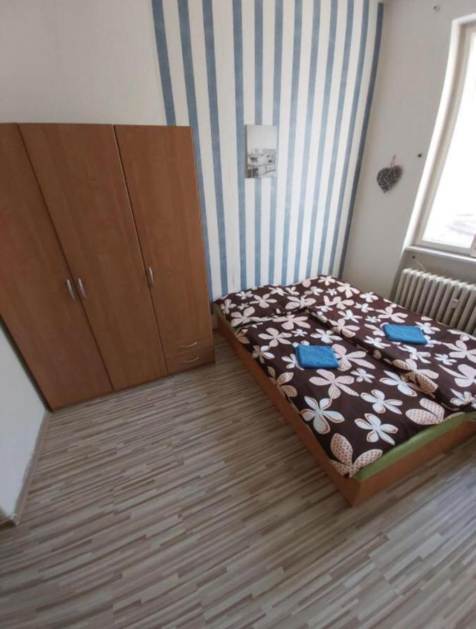 Easy Backpacker Old Town Apartment Kosice Bagian luar foto